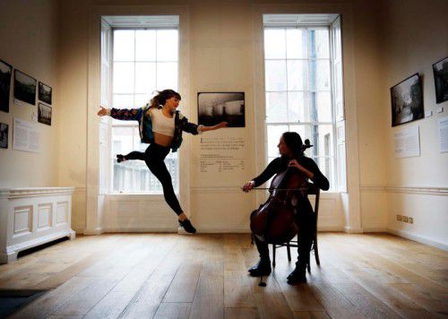 Die Stepptänzerin Sibeal Davitt ist eine Ausnahmeerscheinung sowohl im irischen Stepptanz als auch im klassischen Ballett und vor allem im Modern- & Contemporary-Dance. foto: veranstalter
