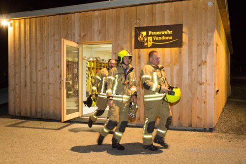 Feuerwehr Vandans: Aus dem Container in den Einsatz. Foto: sto