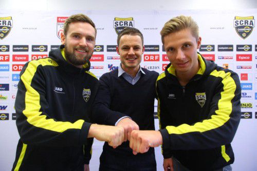 Gemeinsam für den SCR Altach: Emanuel Schreiner, Trainer Werner Grabherr und Philipp Netzer. Hofmeister