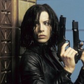 Viel Action in extrem düsterem Look