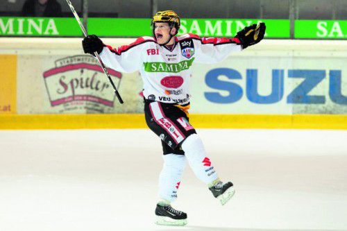 Kevin Puschnik in Jubelpose – in Neumarkt war der Feldkirch-Stürmer für den Siegtreffer verantwortlich.  Foto: Stiplovsek