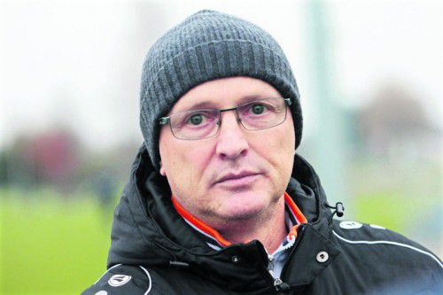 Mit Trainingsanzug und Kappe – so sah man Altachs Sportdirektor Georg Zellhofer zuletzt 2011, als LASK-Trainer. Foto: Hartinger