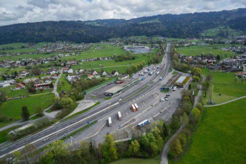 Nächste Woche beginnt der Generalunternehmer Rhomberg Bau mit dem Abriss des alten Zollamtsgebäudes. Foto: VN/Hartinger