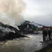 Großbrand zerstört Anwesen