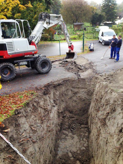Neue Rohrleitungen für den künftigen Kiosk in Höchst. Foto: ajk