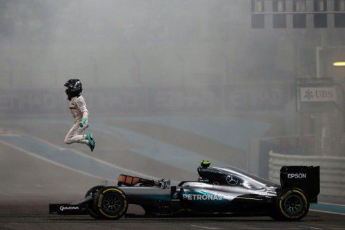 Nico Rosberg krönte sich mit Platz zwei im Grand Prix von Abu Dhabi zum ersten Mal zum Weltmeister in der Formel 1. Foto: gepa