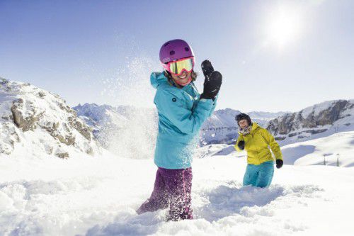 Ob abseits der Piste oder auf Skiern, das Kleinwalsertal hat im Winter einiges zu bieten.  Fotos: Kleinwalsertal Tourismus