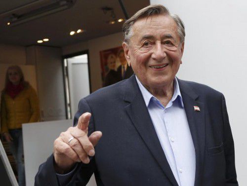 Lugner unterzieht sich derzeit einer Strahlentherapie. Reuters