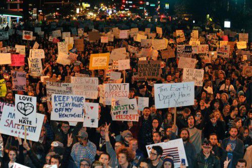 Seit Trumps überraschendem Wahlsieg reißen die Proteste gegen ihn nicht ab. Foto: AFP