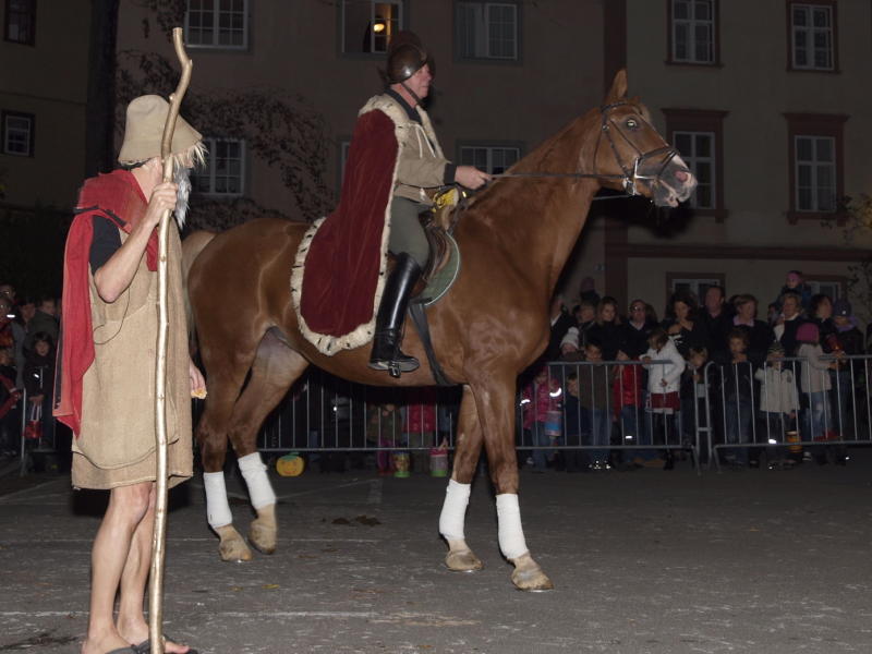 Am kommenden Sonntag reitet St. Martin durch die Oberstadt.⇒Veranst.