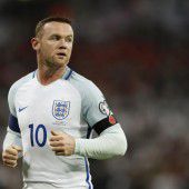 Rooney mit der Entschuldigung für Party-Fotos