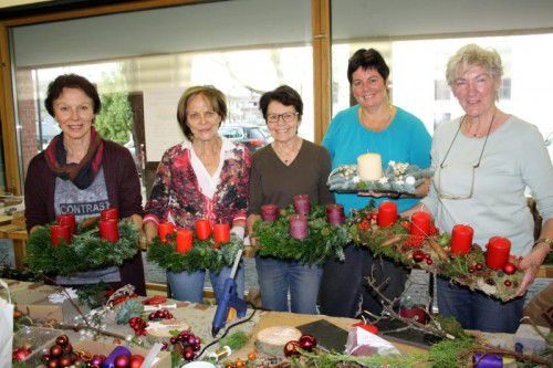 Zahlreiche Lochauer unterstützen die Adventkranz-Woche.