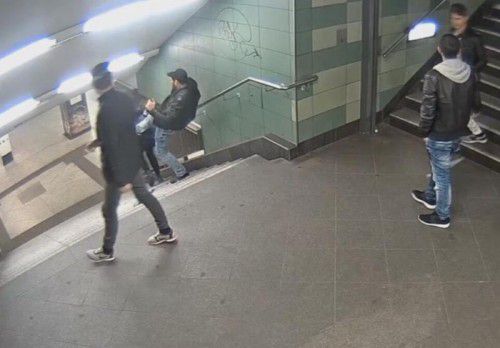 Der 27-Jährige wurde von Polizeibeamten in einem Bus festgenommen. Er war auf der Rückreise von Südfrankreich nach Berlin.