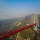 565 Meter über dem Boden: China eröffnet höchste Brücke der Welt