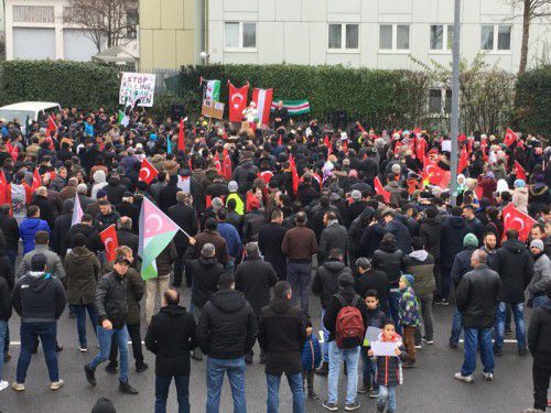 500 bis 600 Menschen waren bei der Demo. Foto: vol.at/Pletsch