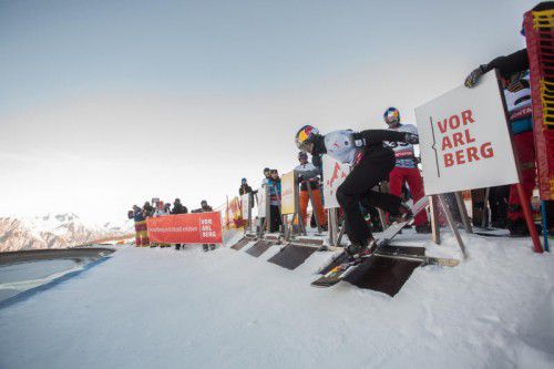 Alles bereit – die Snowboardcrosser konnten sich bei den ersten Trainingsläufen von den Tücken der knapp einen Kilometer langen Strecke überzeugen. Fotos: Steurer