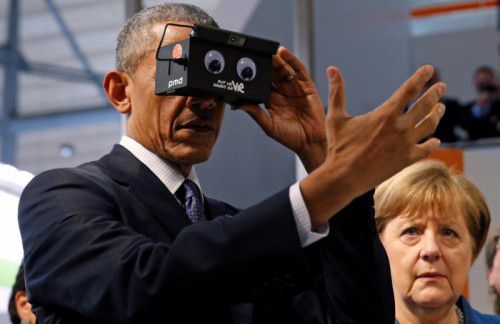 Auch US-Präsident Barack Obama testete auf der Hannover Messe eine Virtual-Reality-Brille. Foto: Reuters