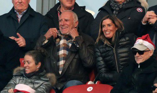 Beim Ostderby Leipzig vs. Hertha saß Dietrich Mateschitz mit Freundin Marion Feichtner auf der Tribüne. gepa