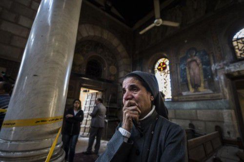 Bisher bekannte sich noch keine Gruppe zu der Tat in der koptischen Kirche Sankt Peter und Paul. Foto: AFP