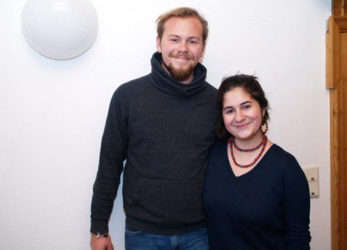Clemens Bayr mit Studentin Mana Samadzadeh.