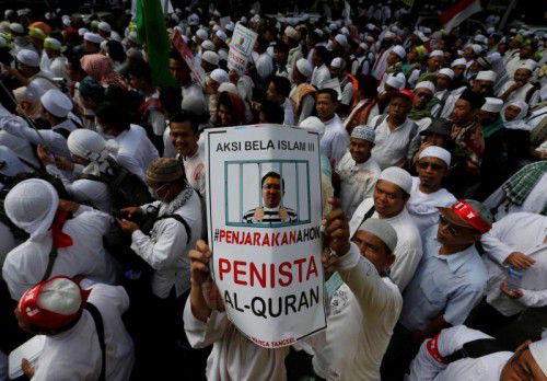 Die Demonstranten forderten die Festnahme Purnamas. reuters