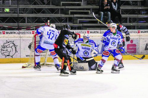 Für Brian Connelly und James Livingston war gegen Jeremie Quellet-Blain, Lukas Herzog, Kevin Wehrs wieder nichts zu holen.  Foto: gepa