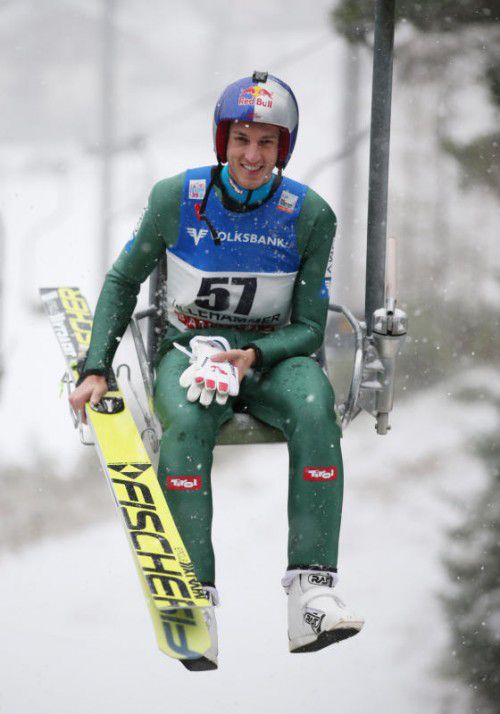 Gregor Schlierenzauer arbeitet am Formaufbau. Foto: gepa