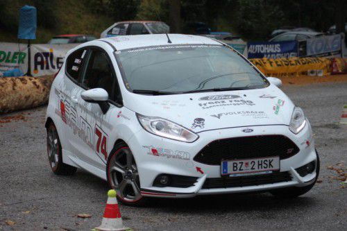 Mario Scheibenstock – im Bild mit seinem Ford Fiesta – schaffte seinen dritten Gesamtsieg bei der Tiroler Autoslalom-Meisterschaft. Foto: ford