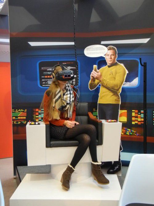 Medientechnik macht es möglich, einmal auf dem Kommandostuhl von Captain James T. Kirk durchs Weltall zu rasen. FotoS: VN/CD