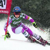 Shiffrin trotzt Schnee und Wind