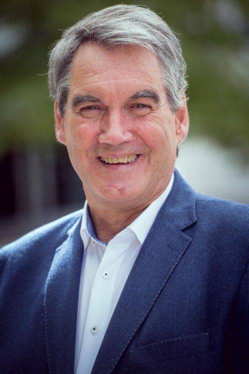 Tirols Caritasdirektor Georg Schärmer ist als Referent zu Gast. 