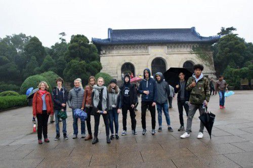 Trotz Regen und Kälte war die Reise nach Nanjing für die Schüler ein voller Erfolg. Foto: schule