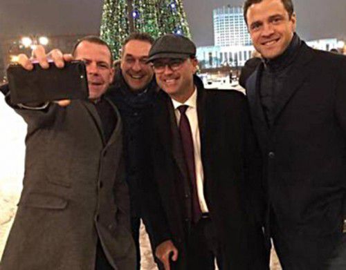 Vilimsky, Strache, Hofer und Gudenus dokumentierten ihre Reise in die russische Hauptstadt. Foto: facebook
