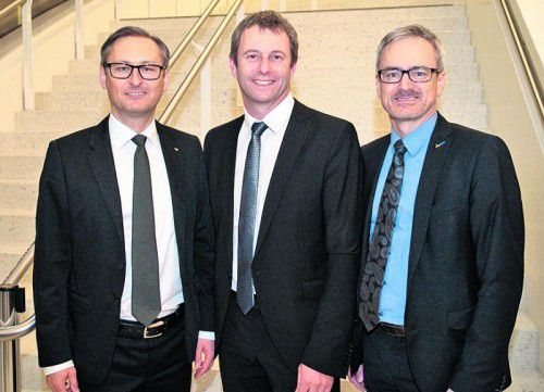 Volksbank-Vorstandsvorsitzender Gerhard Hamel, GF des SOV Thomas Heißbauer und Volksbank-Vorstandsdirektor Helmut Winkler. Fotos: sie