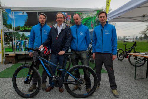 Wird von den Grünen freilich ebenso gefeiert: der erfolgte Ausbau der Radwege durch LR Johannes Rauch. Foto: VN/Paulitsch