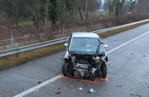 Zerstört: Das Auto das jungen Unfallverursachers. Foto: kapo