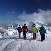 Verschneite Niedere lockt Schneeschuhwanderer