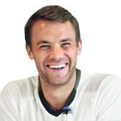 Hat sich Manuel Neuer verlobt?