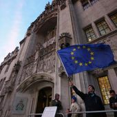 May muss Parlament fragen