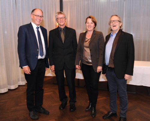 Andrea Kaufmann bedankte sich bei Bernd Ausserer.  stadt