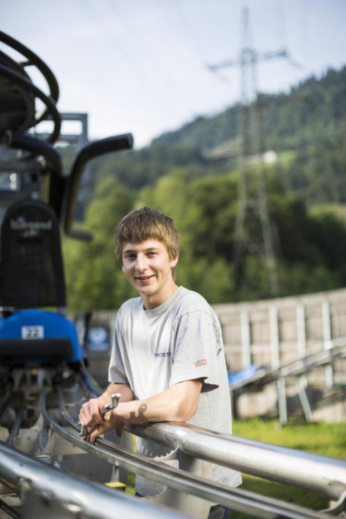 Daniel Lingg erlernt den Beruf des Seilbahntechnikers. Foto: Illwerke VKW