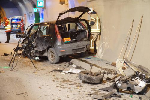 Der Bezauer krachte frontal in das entgegenkommende Auto einer 48-jährigen Frau aus Alberschwende. Foto: M. Shourot