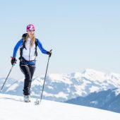Im Fackelschein flott die Piste hinauf