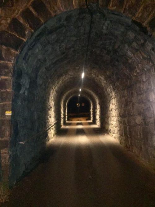 Die Bahnunterführung beim Mühlekreisweg wurde beleuchtet.