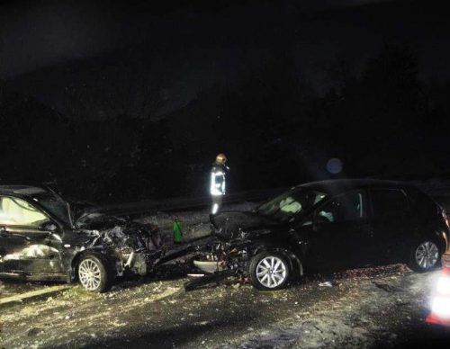 Die beiden Unfälle haben mehrere Personen und Fahrzeuge in Mitleidenschaft gezogen. Fotos: POlizei