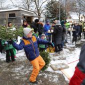 In Tosters flogen Christbäume über Kirchplatz
