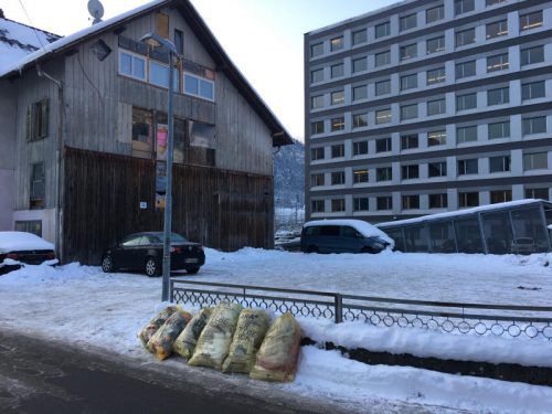 Dieser Parkplatz vor dem Finanzamt ist nicht öffentlich. VN/GMS