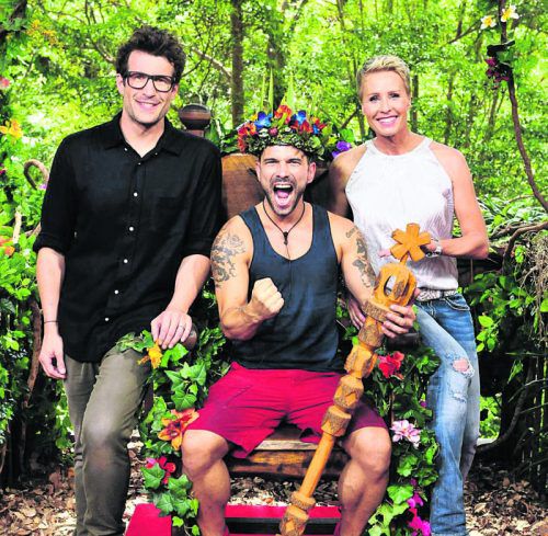 Dschungelkönig Marc Terenzi, flankiert von den Moderatoren Daniel Hartwich und Sonja Zietlow. Foto: RTL