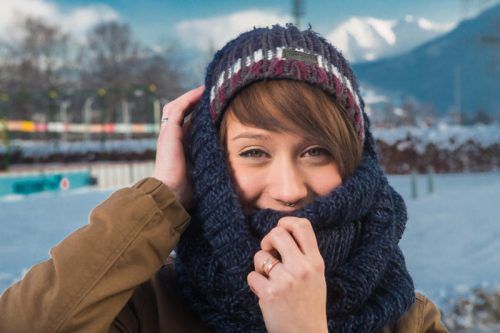 Eingepackt bis oben hin wagt sich Sara ins Freie. Foto: vn/steurer