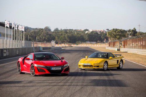 Einst startete Honda als Hersteller von Fahrrädern mit Hilfsmotor. Heute bauen die Japaner Sportwagen wie den NSX (li. das aktuelle Modell).